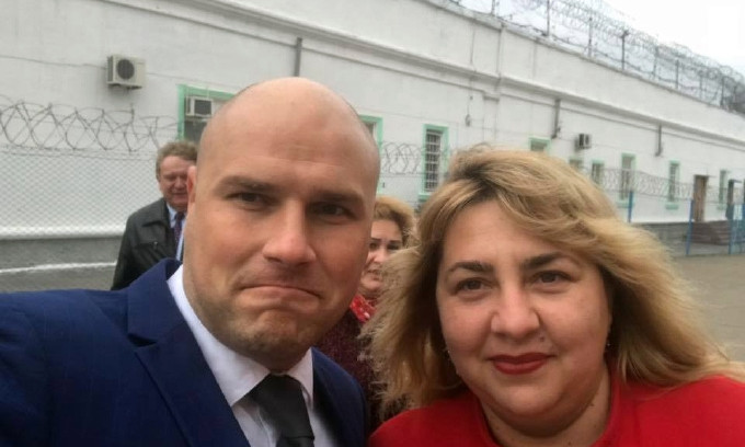 Глава Центральной администрации Береза и депутат Иванова «поселфились» в СИЗО