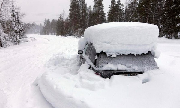 Спасатели Николаева вытащили транспортное средство из "снеговой ловушки"