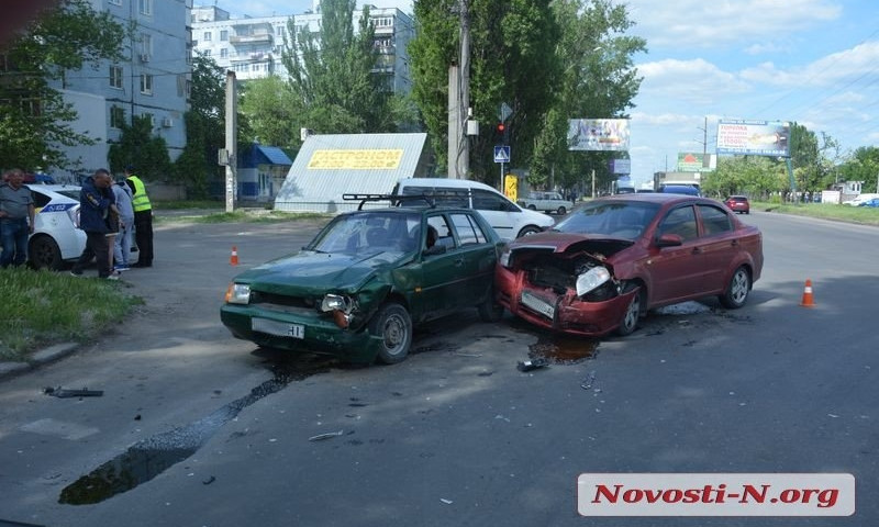 Двое человек пострадали во время ДТП в Николаеве