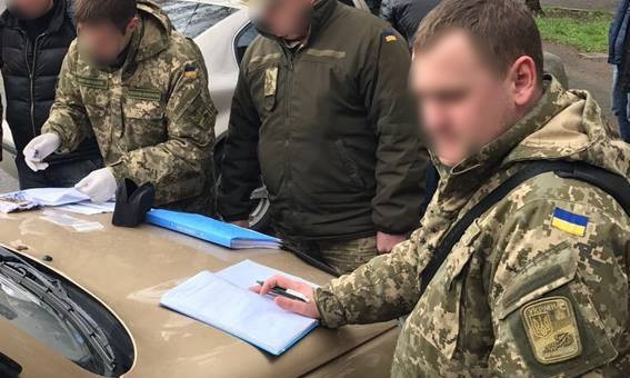 Офицер Николаевского военкомата был задержан при попытке получения взятки