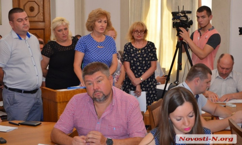 Не на что повысить зарплату: в Николаеве снова не подняли тариф на проезд в электротранспорте