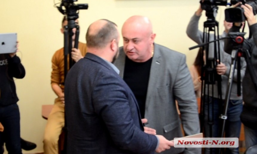 «Пошел вон»: в Николаеве едва не подрались депутат и глава облавтодора