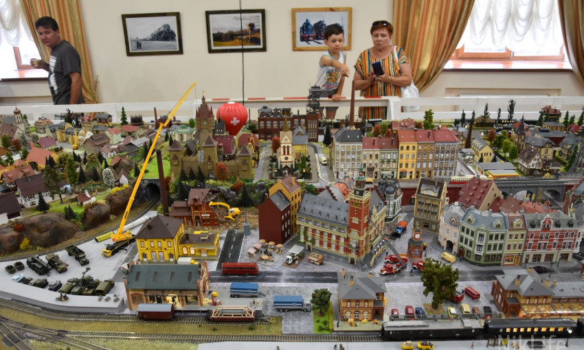 Николаевцы вновь погрузились в «Город мечты», макету которого исполнилось 2 года