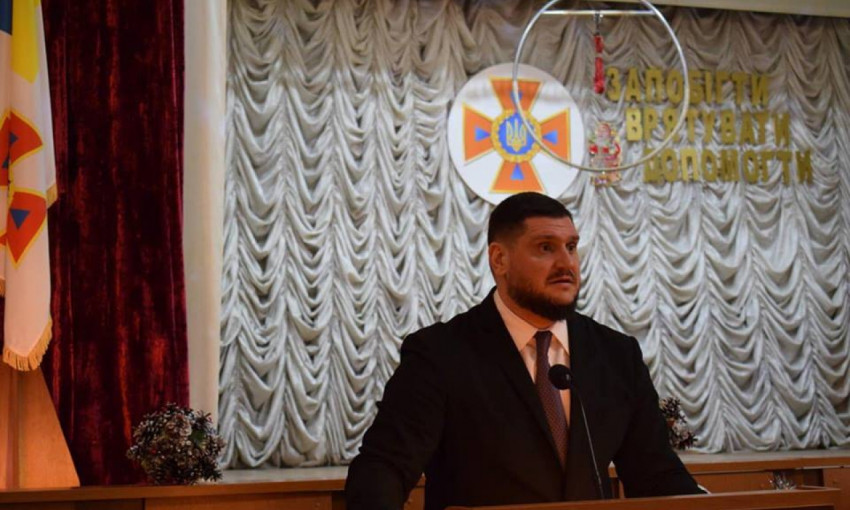 Губернатор Николаевской области Алексей Савченко передал спасателям спецодежду