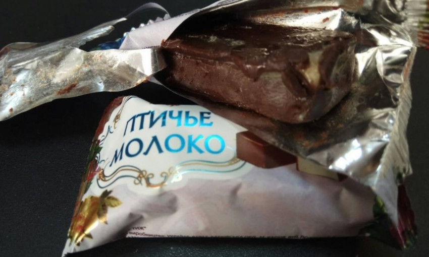 Жительница Николаева по акции купила в магазине конфеты с плесенью