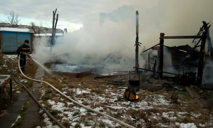 В Коблево сгорели временные деревянные сооружения, есть пострадавшие