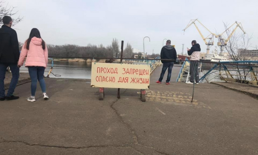 А мост и ныне там... Жители Николаева с нетерпением ждут ремонта пешеходного моста через реку Ингул (фото)