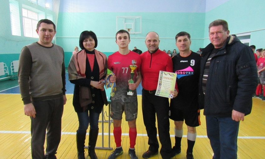 Команда школьников из Сухого Еланца стала победителем районного турнира по футзалу