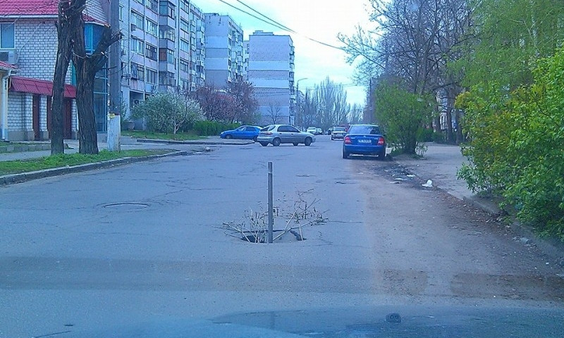 На Шоссейной улице в Николаеве провалился асфальт
