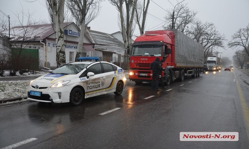 В центре Николаева полицейские остановили заблудившуюся турецкую автоколонну