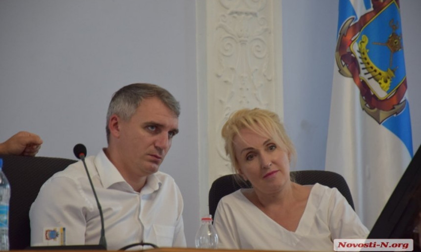 Мэр Николаева Александр Сенкевич не собирается освобождать от должности Татьяну Казакову