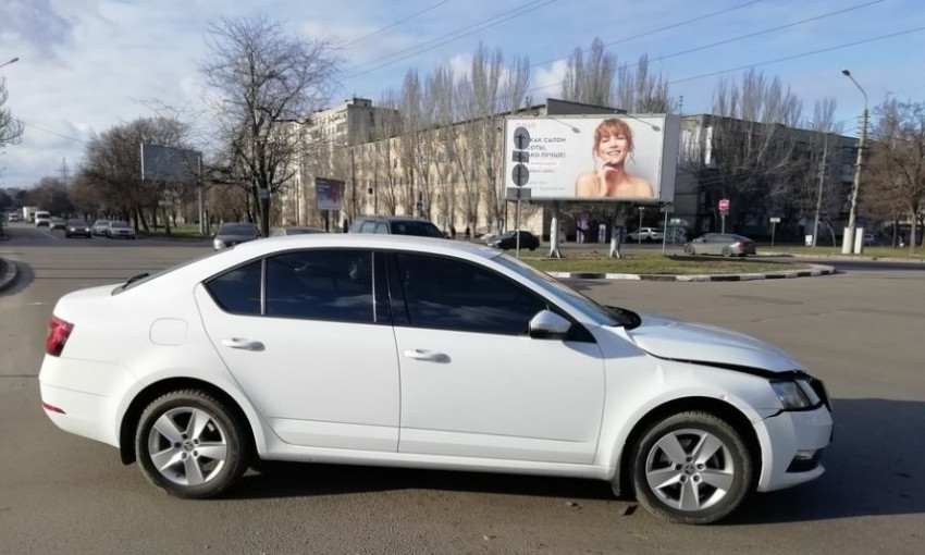 В Николаеве произошло ДТП - «БМВ» на евробляхах скрылся, машину нашли без водителя