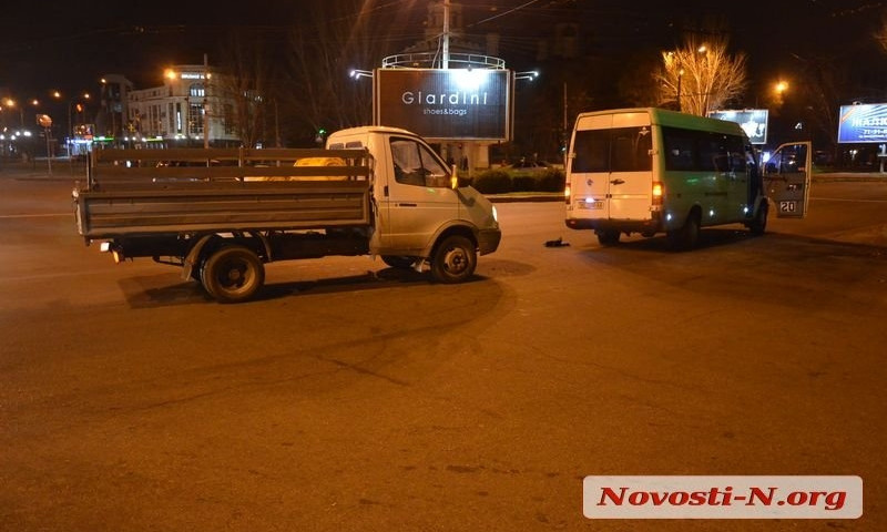На пересечении проспекта Центрального и Садовой улицы в Николаеве произошло ДТП