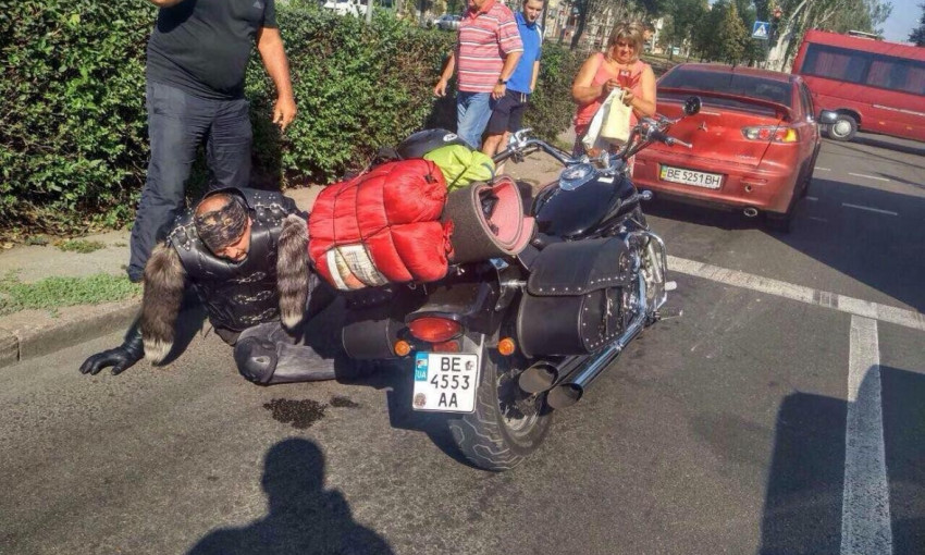 В Николаеве произошло ДТП с участием мотоциклиста: есть пострадавшие 