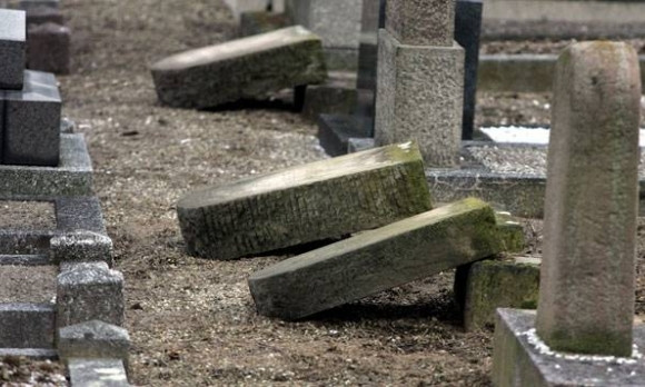 В Николаевской области реставраторы памятников оскверняли могилы