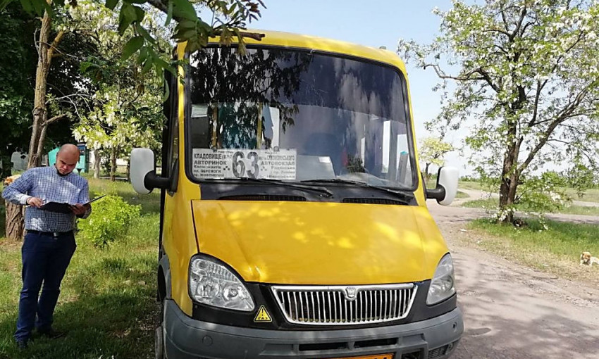 Фирма-перевозчик хочет расторгнуть договор с Николаевской мэрией, на 63-м маршруте остался один микроавтобус