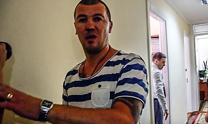 Боксер, избивавший депутата Барну в Николаевском облсовете, задержан и доставлен в полицию
