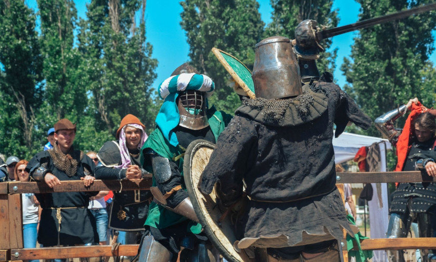 В Николаеве со зрелищными сражениями стартовал рыцарский фестиваль «Кубок Ольвии-2018»