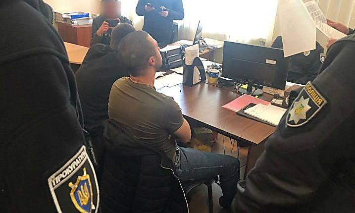 В Николаеве суд назначил залог патрульным из Одессы, которые жестоко выбивали признание у задержанного