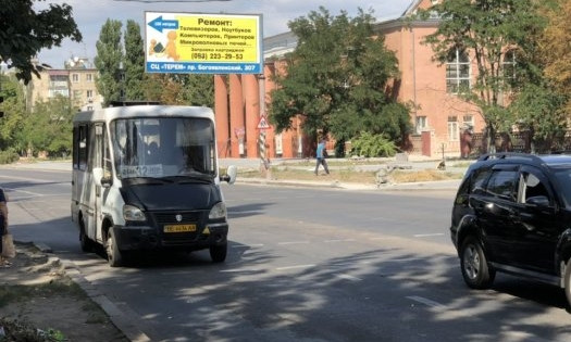В Николаеве ищут очевидцев аварии с велосипедистом и маршруткой №32