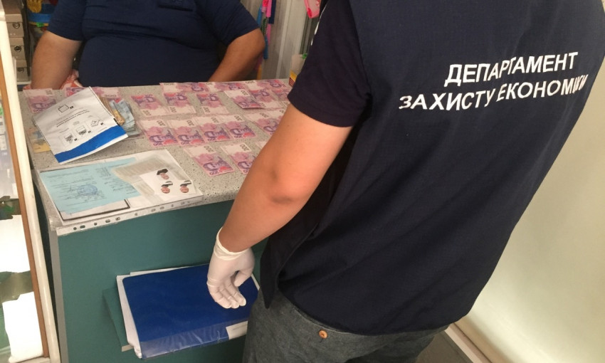 В Николаевской области во время получения взятки задержали двух взяточников