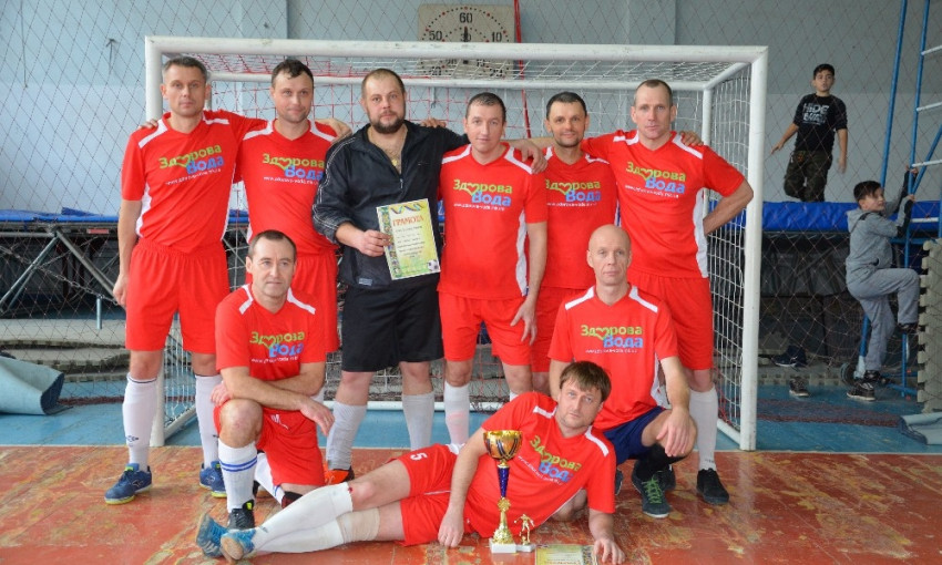 В Николаеве состоялся новогодний турнир по футзалу среди ветеранских команд 40+