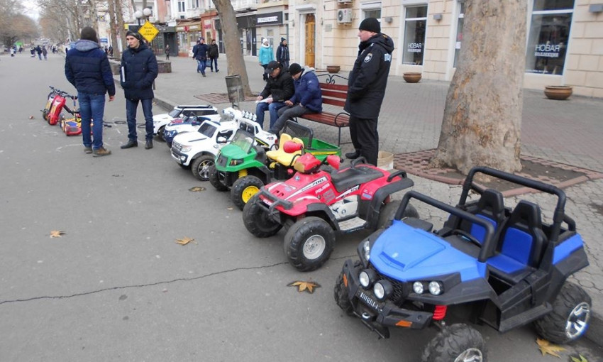Полиция изъяла электромобили с улицы Соборной