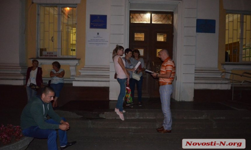 Парламентские выборы: несмотря на низкую явку избирателей, в Николаеве обработано меньше четверти протоколов