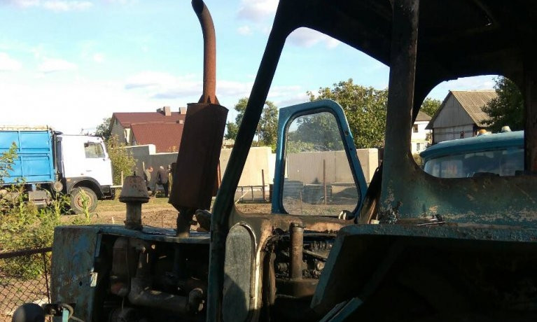 На Николаевщине горел трактор, хозяин транспорта получил ожоги 