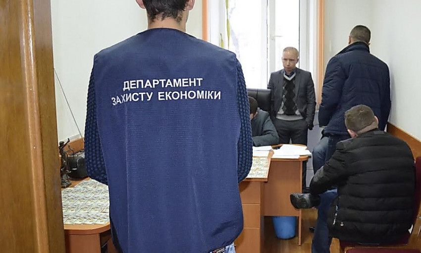Николаевский прокурор отказался от взятки