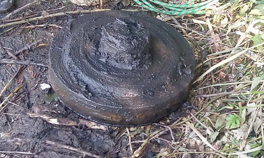 Мужчина во время рыбалки на Южном Буге нашел противотанковую мину
