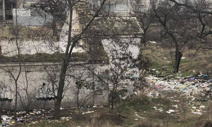 Николаевцы в соцсетях жалуются на мусорную свалку в Соляных