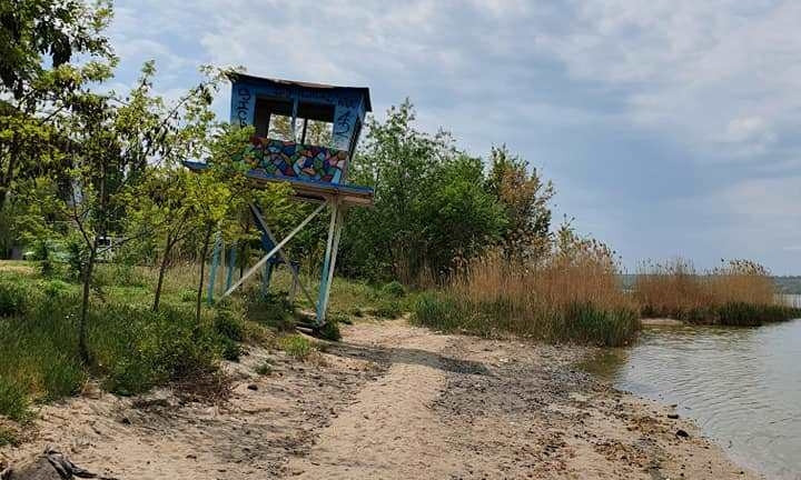 Николаевцы сообщают о потенциально опасном объекте на одном из городских пляжей 