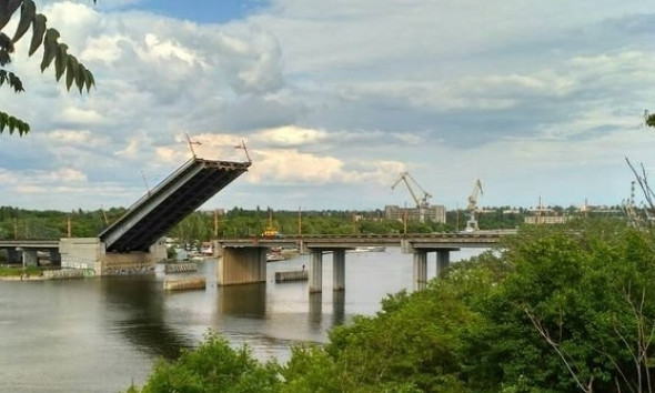 Завтра с 12 до 13 часов произведут разводку Ингульского моста