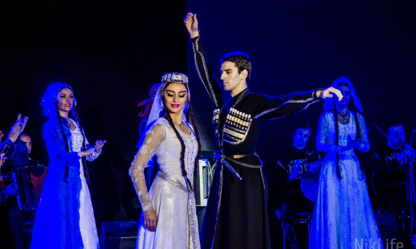 Ансамбль песни и танца «KUTAISI» окунул николаевцев в традиции и колорит Грузии 