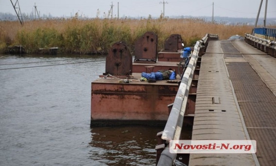 В Николаеве на мосту от сердечного приступа умер рыбак