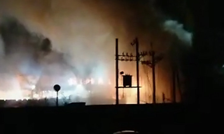 В Коблево снова горели торговые павильоны: есть пострадавшие, их доставили в больницу