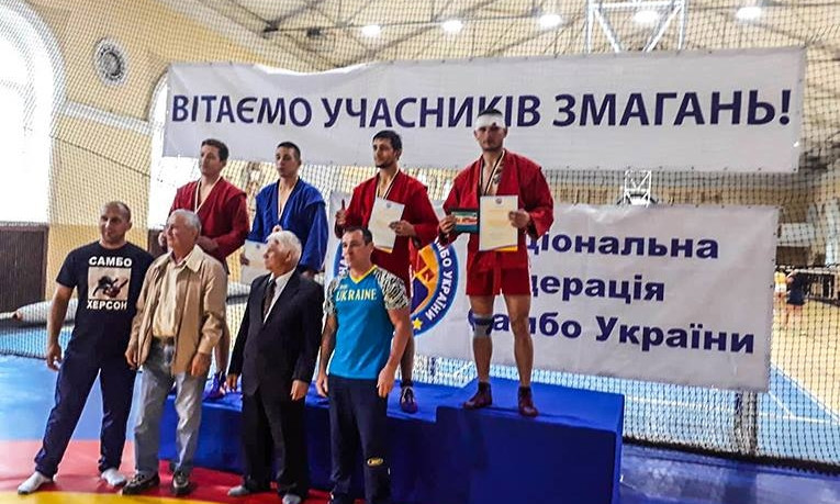 На Всеукраинском турнире по спортивному и боевому самбо николаевский правоохранитель завоевал золото