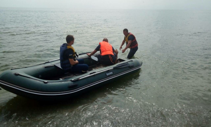 Спасатели достали из Черного моря бездыханное тело женщины