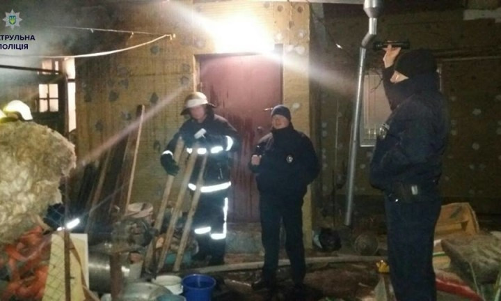 В Николаеве патрульные предотвратили пожар в здании