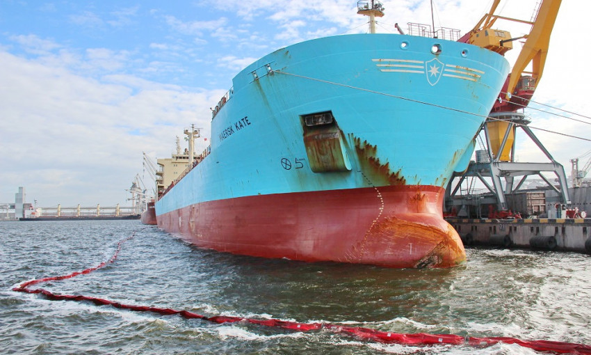 Запуск нового маслотерминала,  порт «Ника-Тера» обработал первый танкер с подсолнечным маслом