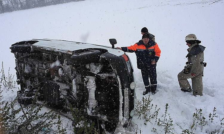 Север Николаевщины засыпало снегом– на нерасчищенных дорогах случилось сразу несколько ДТП