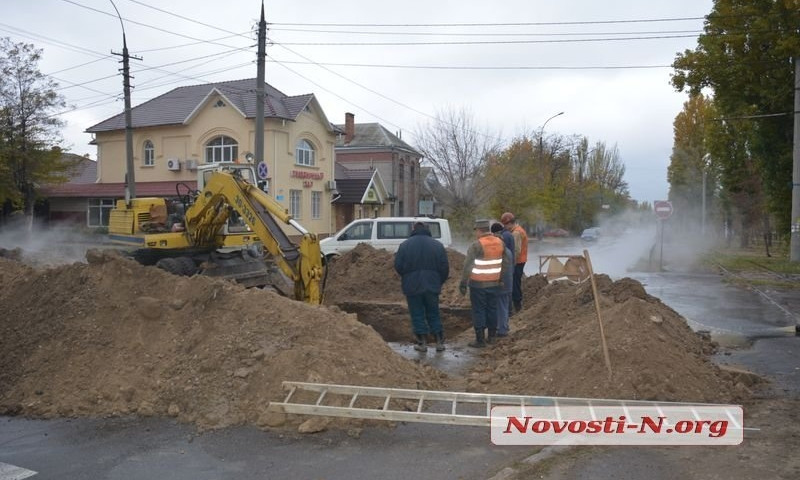 Подготовка к отопительному сезону в Николаеве: при испытаниях на сетях ТЭЦ произошло 4 порыва