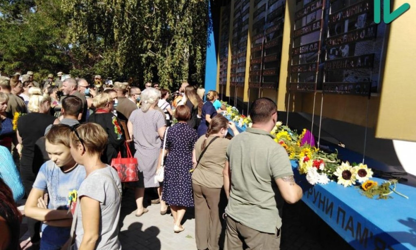 Живые, пока помним: в Николаеве почтили память погибших защитников Украины (фото)