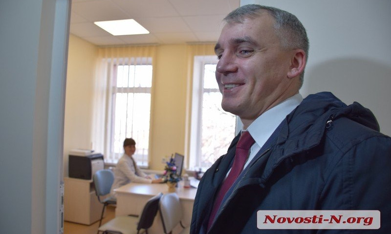 Мэр Сенкевич надеется, что николаевцы не будут «ковырять гвоздиком» стены новой амбулатории