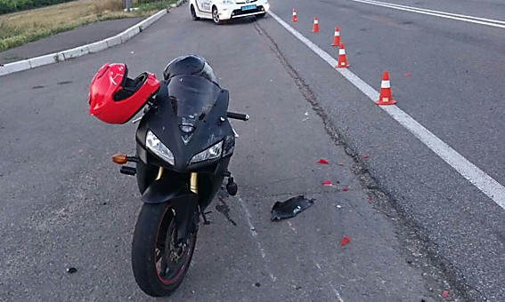 На Николаевщине столкнулись мотоцикл и легковушка - мотоциклист погиб, его пассажира госпитализировали