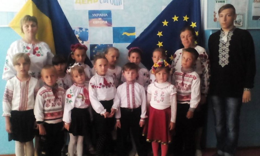 В Новобогдановской школе состоялся флешмоб по случаю Дня Европы