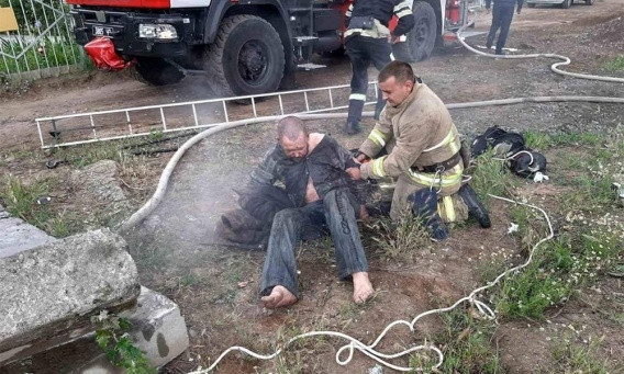Пожарные спасли жизнь бездомному