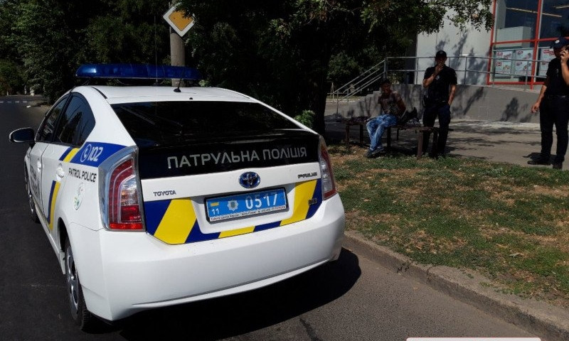 В центре Николаева полицейские по горячим следам задержали грабителя