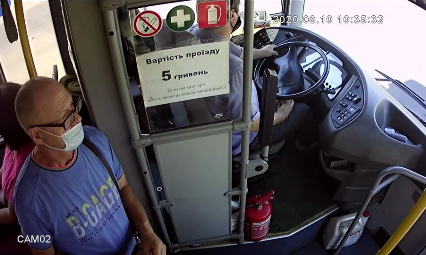 В Николаеве разыскивают "несдержанного" пассажира, избившего водителя маршрутного автобуса